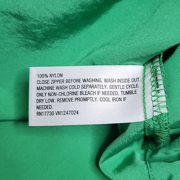 NEW DVF TRAVEL PACKABLE GORGEOUS GREEN WINDBREAKER JACKET MEDIUM M LARGE L NWT - Picture 9 of 10